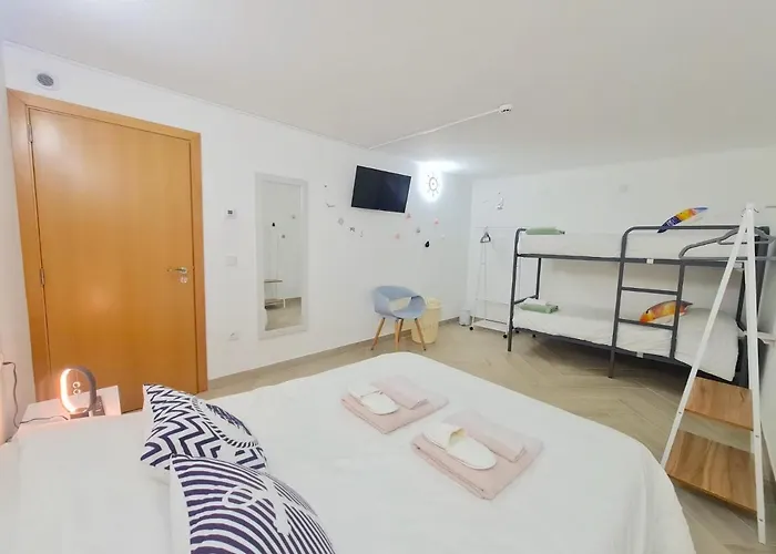 Πανσιόν Quartos Grupos *