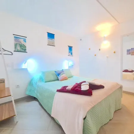 Quartos Grupos בית הארחה נאזרה