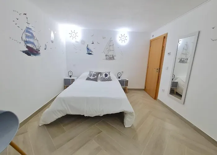 בית הארחה Quartos Grupos נאזרה