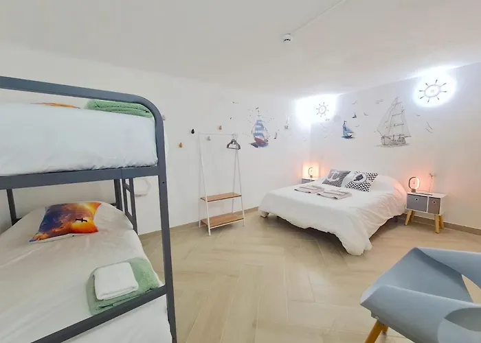 Quartos Grupos בית הארחה נאזרה